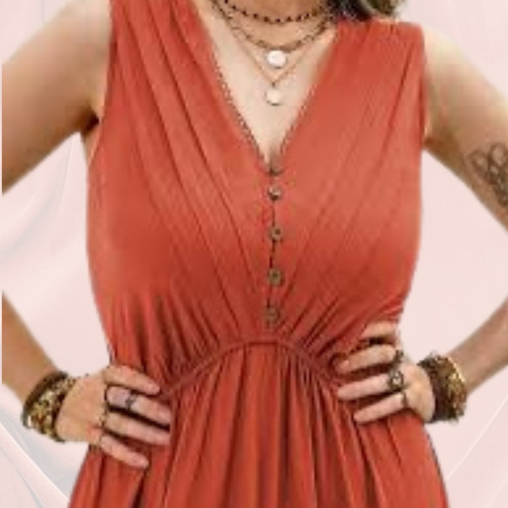 Chic Sleeveless Dress in Rust - Picture 2 of 6